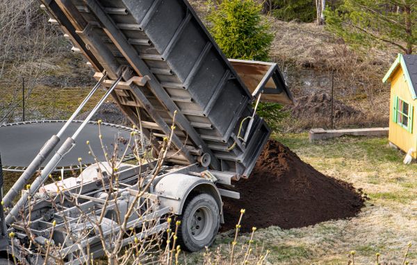 Yard Soil Delivery in San Rafael